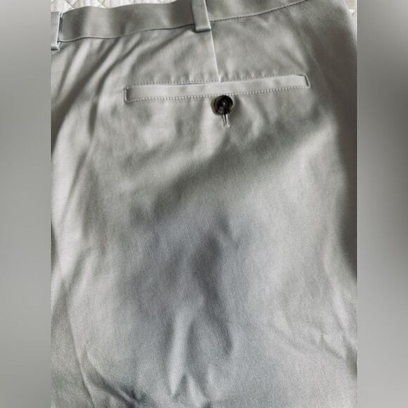 The Brooks Brothers Pleat Front Stretch Advantage Chino Men's Shorts Grey Sz W52 - Picture 8 of 12